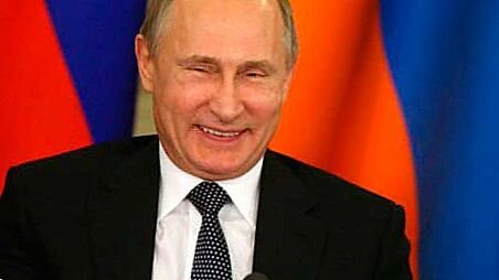 
Население Российской Федерации составляет 143 200 000 человек. По европейским меркам численность огромна, но территория позволяет иметь население в разы больше представленного. Общая площадь страны составляет 17 075 400 км2. На самом деле, правительство проводит работу по увеличению рождаемости, чтобы снизить зависимость от рабочих мигрантов. Возможно, вас заинтересует статья 10 интересных фактов о России.