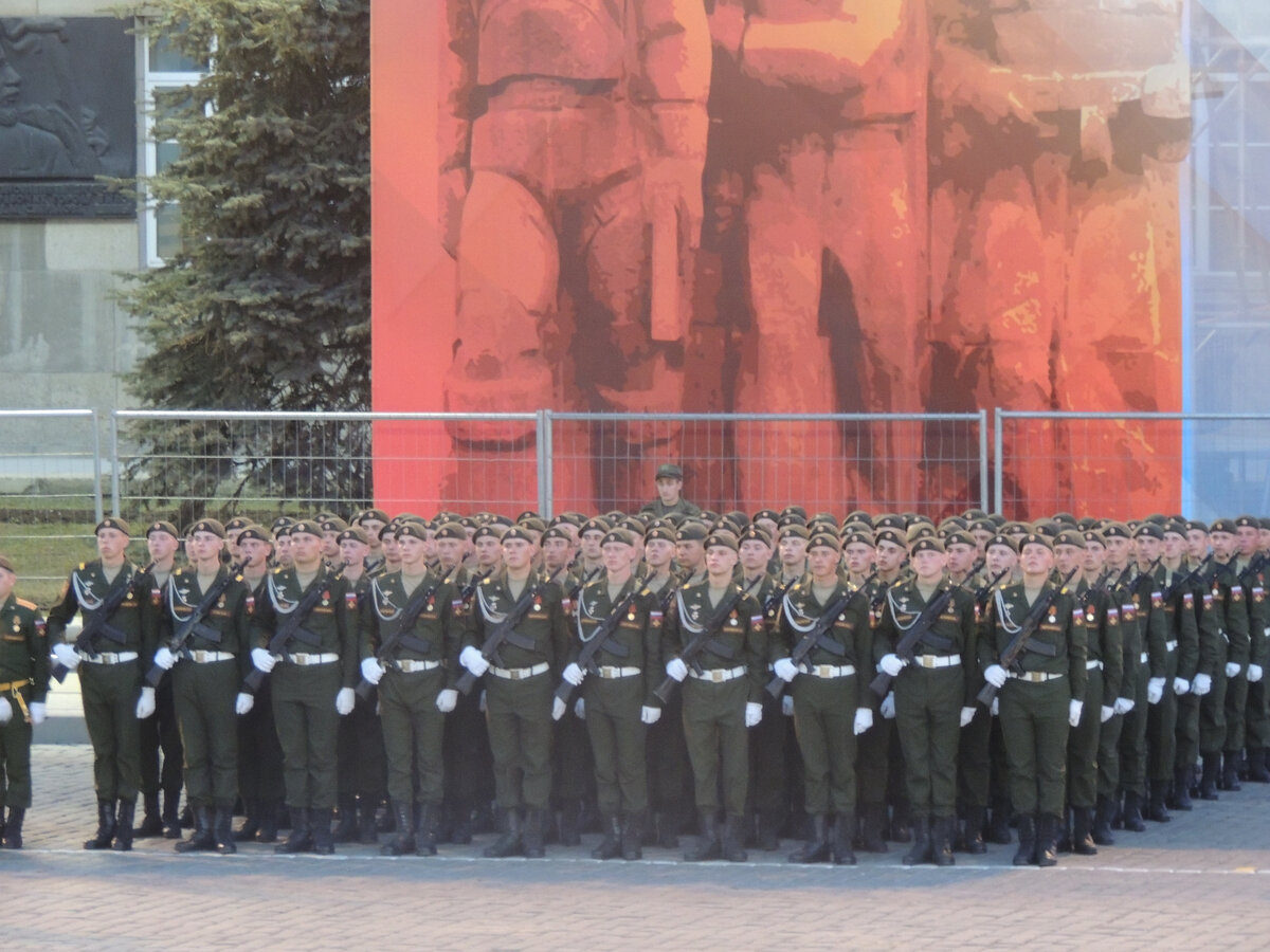 Репетиция парада 2024 минск. Репетиция парада Победы 2019. Репетиция парада Победы в Екатеринбурге 2021. Парад Екатеринбург 2019. Репетиция парада Победы в Санкт-Петербурге 2024