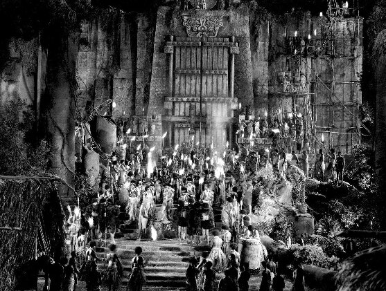 декорации в "Кинг-Конге", которые были сожжены