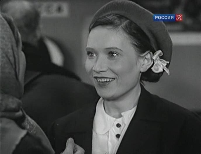 Комолова
