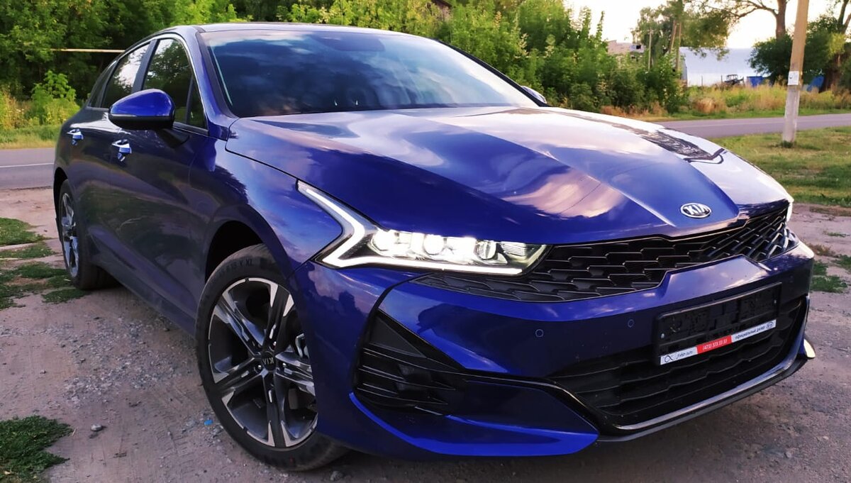 Новая KIA K5 гниёт прямо в автосалоне!