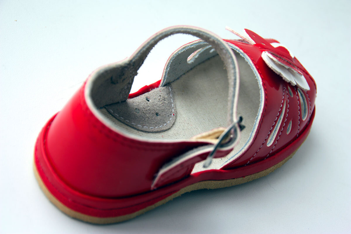 босоножки неизвестного бренда с так называемым супинатором