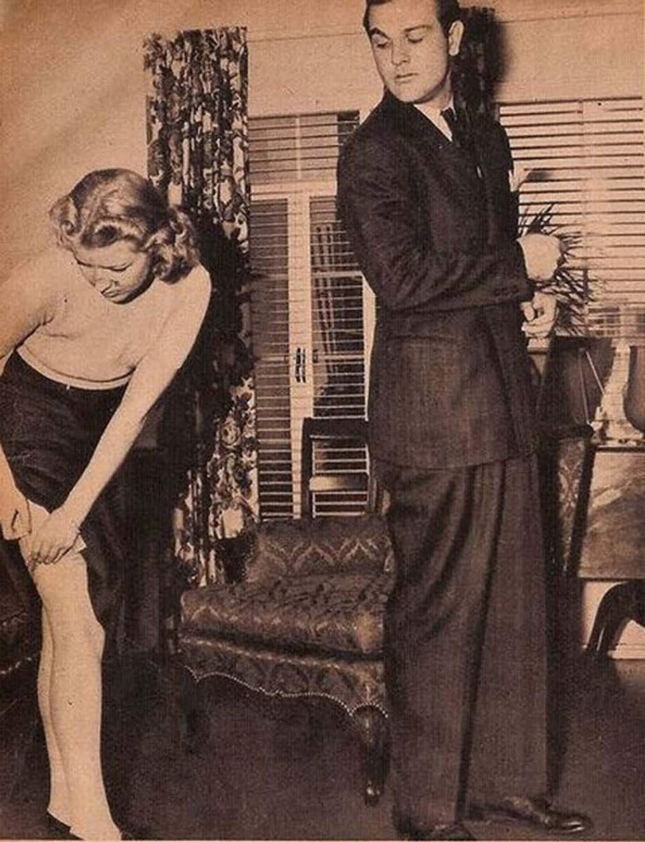 одеваемся дома, девочки. а не у него! 