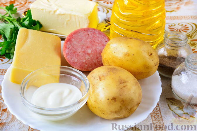 Подготовим продукты.Картошку предварительно сварим в мундире.