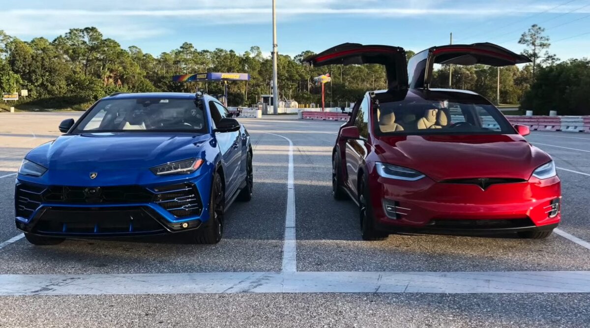 Urus vs. Model X