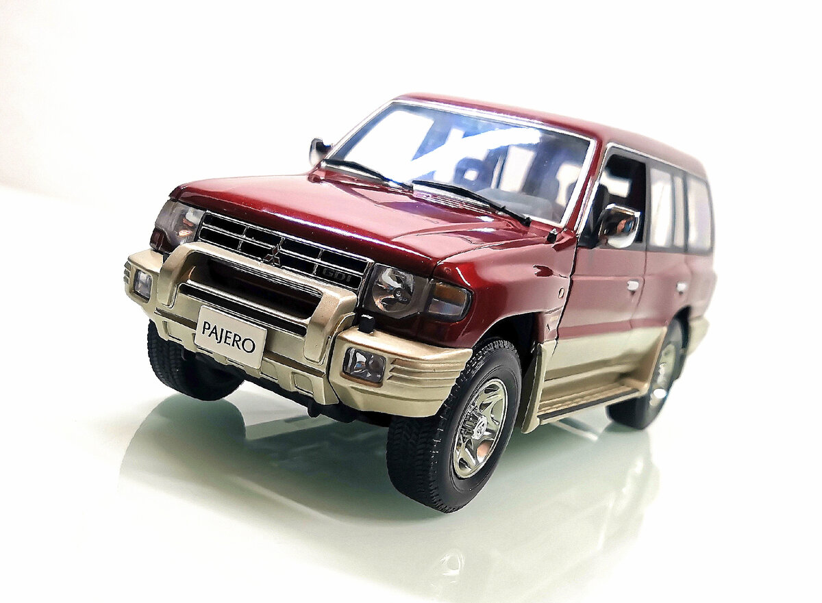 Mitsubishi Pajero II 1998 1/18 №77104