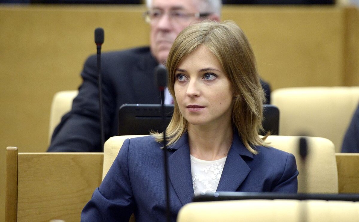Наталья Поклонская на первом заседании думы в 2016 году