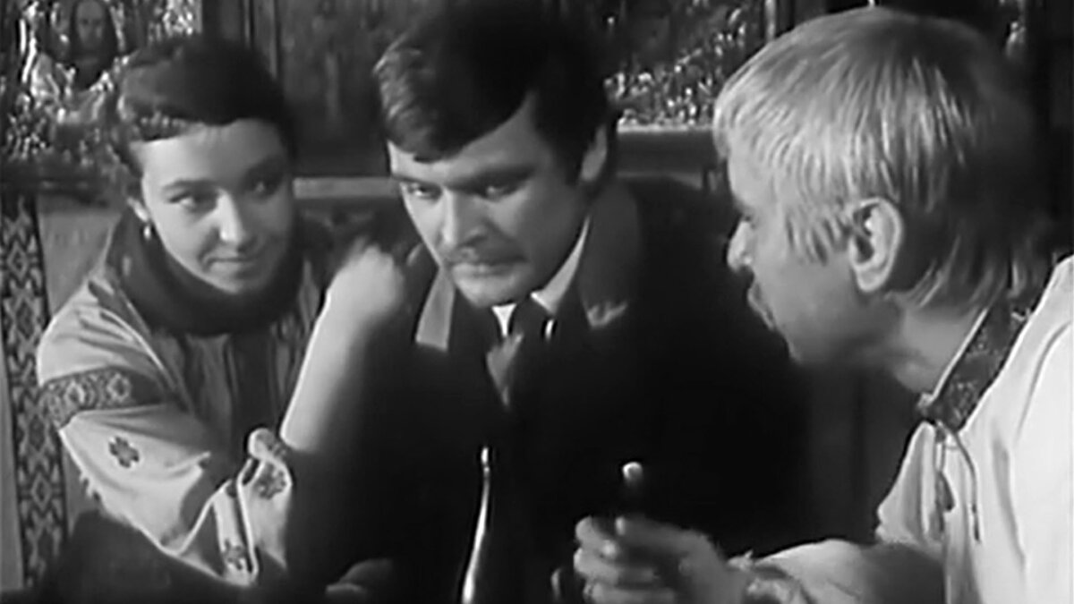 Кадр из фильма "Аннычка". Аннычка, Степан и пан Кметь.