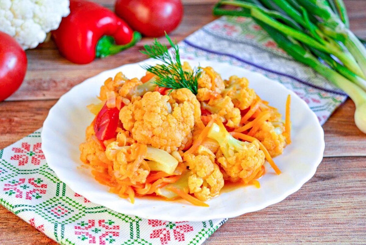 Капуста тушеная с овощами