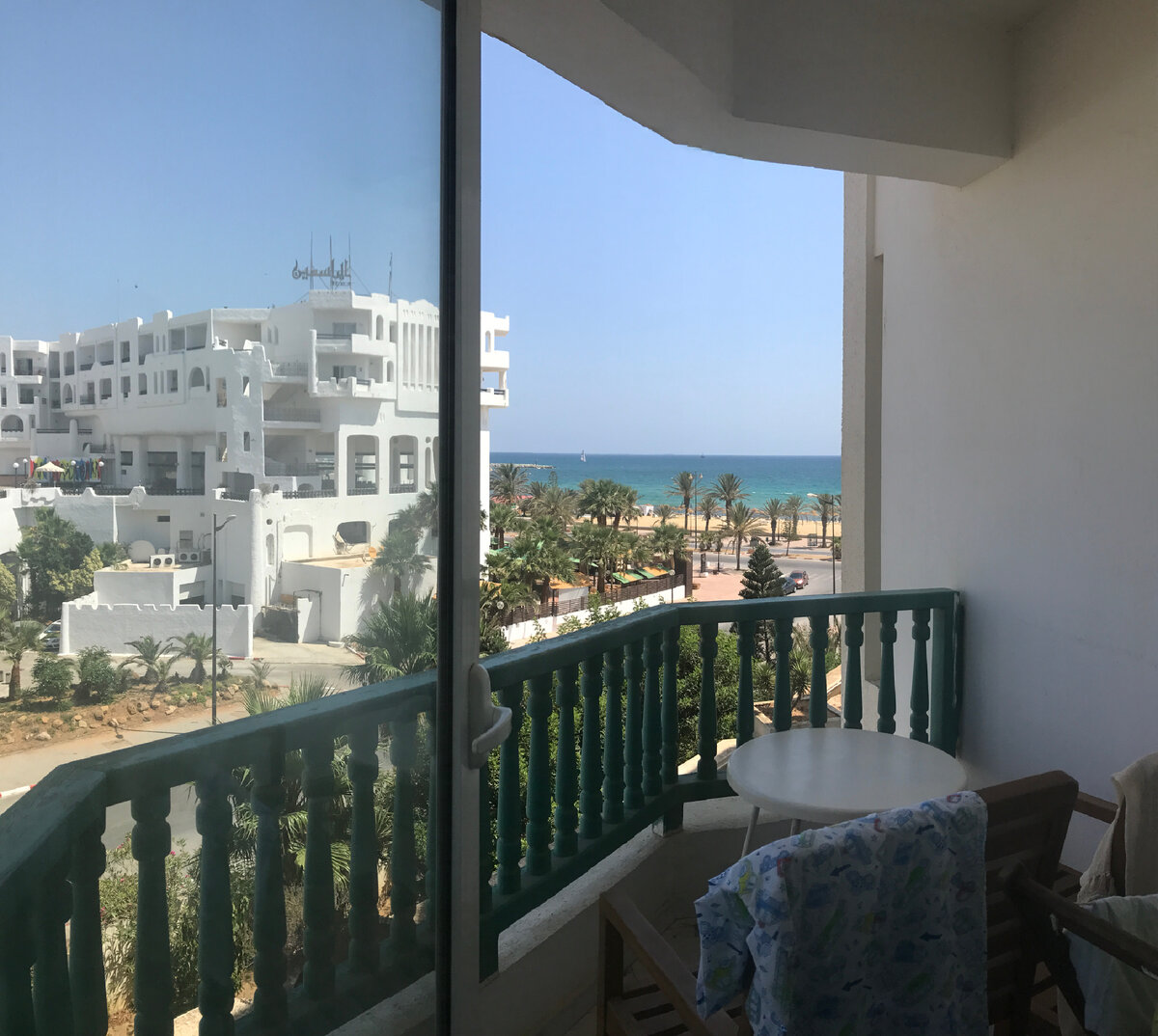 Нашла всего несколько фото с того отпуска(