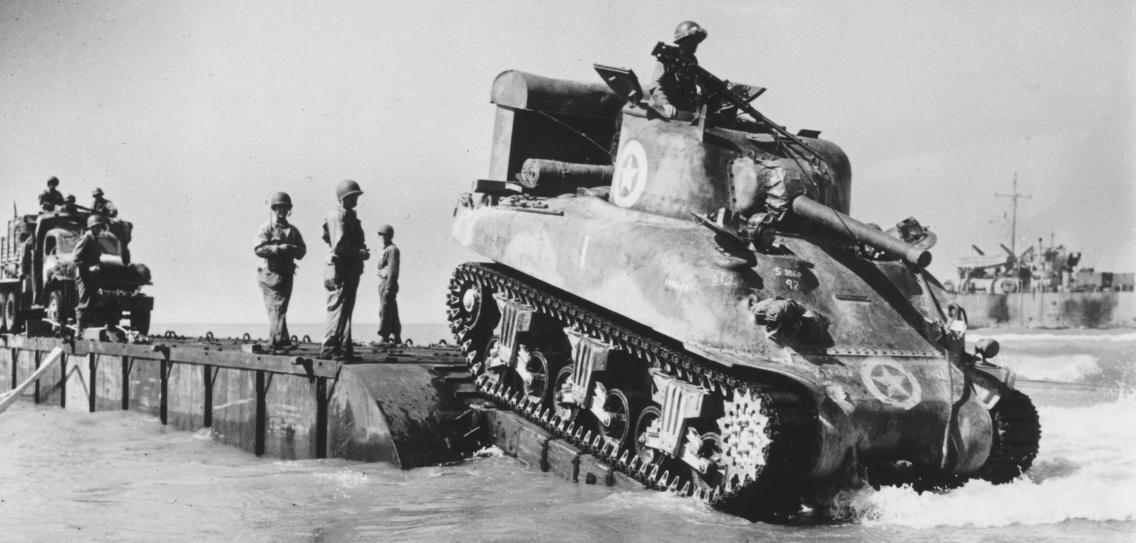 Операция "Хаски": вторжение союзников в Сицилии началось 10 июля 1943 года с участием 80000 солдат и 600 танков.