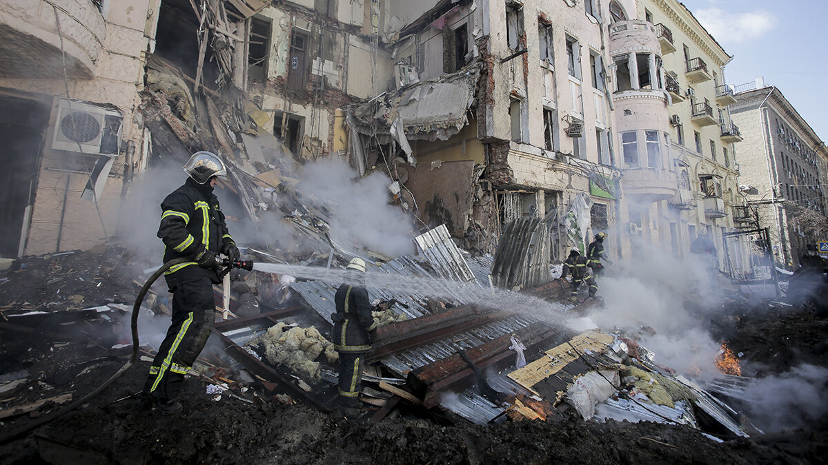 Взорвали дом на Украине.