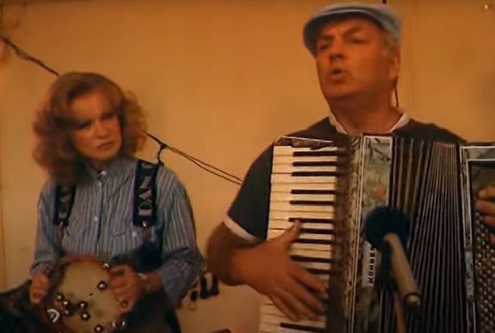 кадр из фильма Моя морячка, режиссер Анатолий Эйрамджан. в кадре Людмила Гурченко, 
Михаил Державин