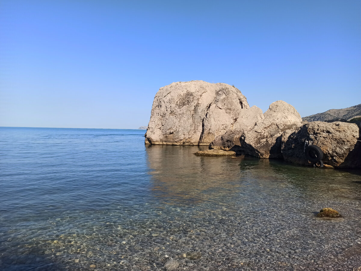 пляж Инжир. Камень ж...а :)))

