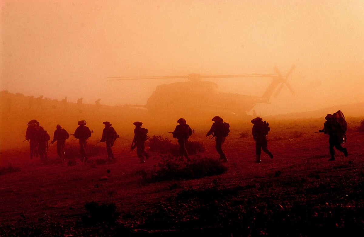    Министр обороны Израиля поручил сохранять боевую готовность