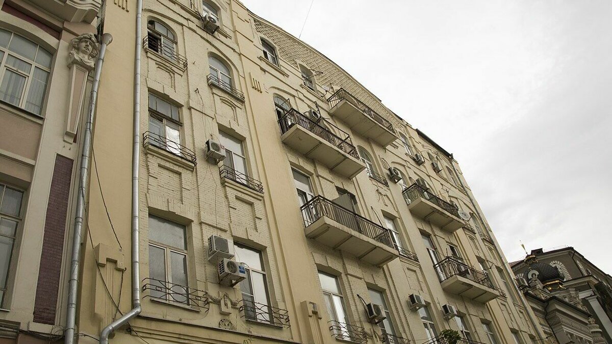     В центре Ростова установили зону охраны объекта культурного наследия регионального значения в отношении Доходного дома Константина Башмакова на улице Большой Садовой, документ появился на портале правительства.