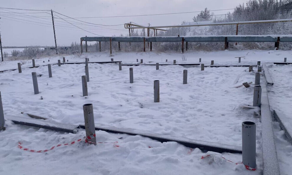    В Тазовском забили сваи для строительства нового ветпункта