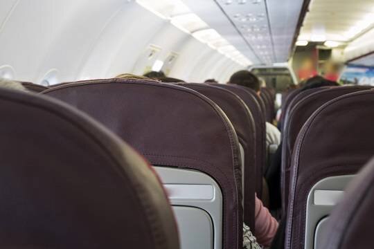    Десятки туристов из Белгорода застряли на трассе из-за сломанного автобуса и пожаловались губернатору