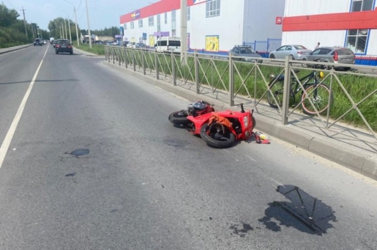    37-летняя байкерша без прав перевернулась на улице Шоссейной в Брянске