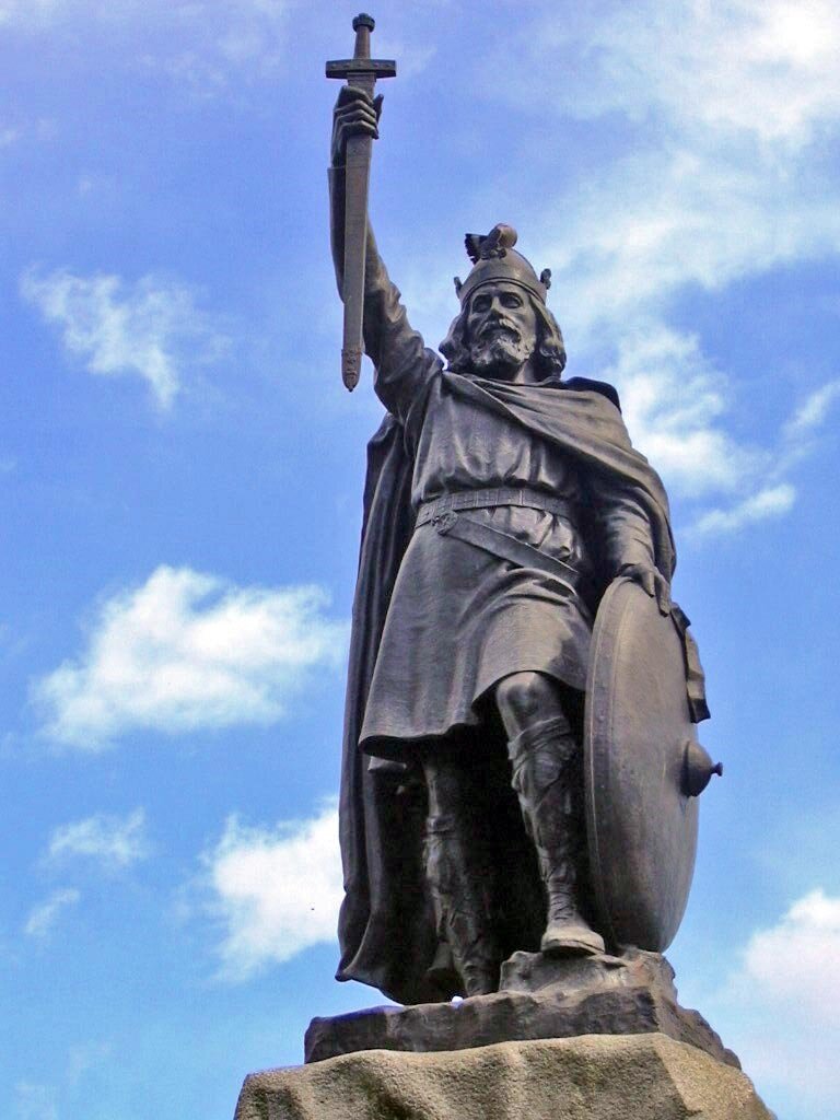 Статуя Альфреда Великого в Уинчестере. Пожалуй, самое известное его изображение.