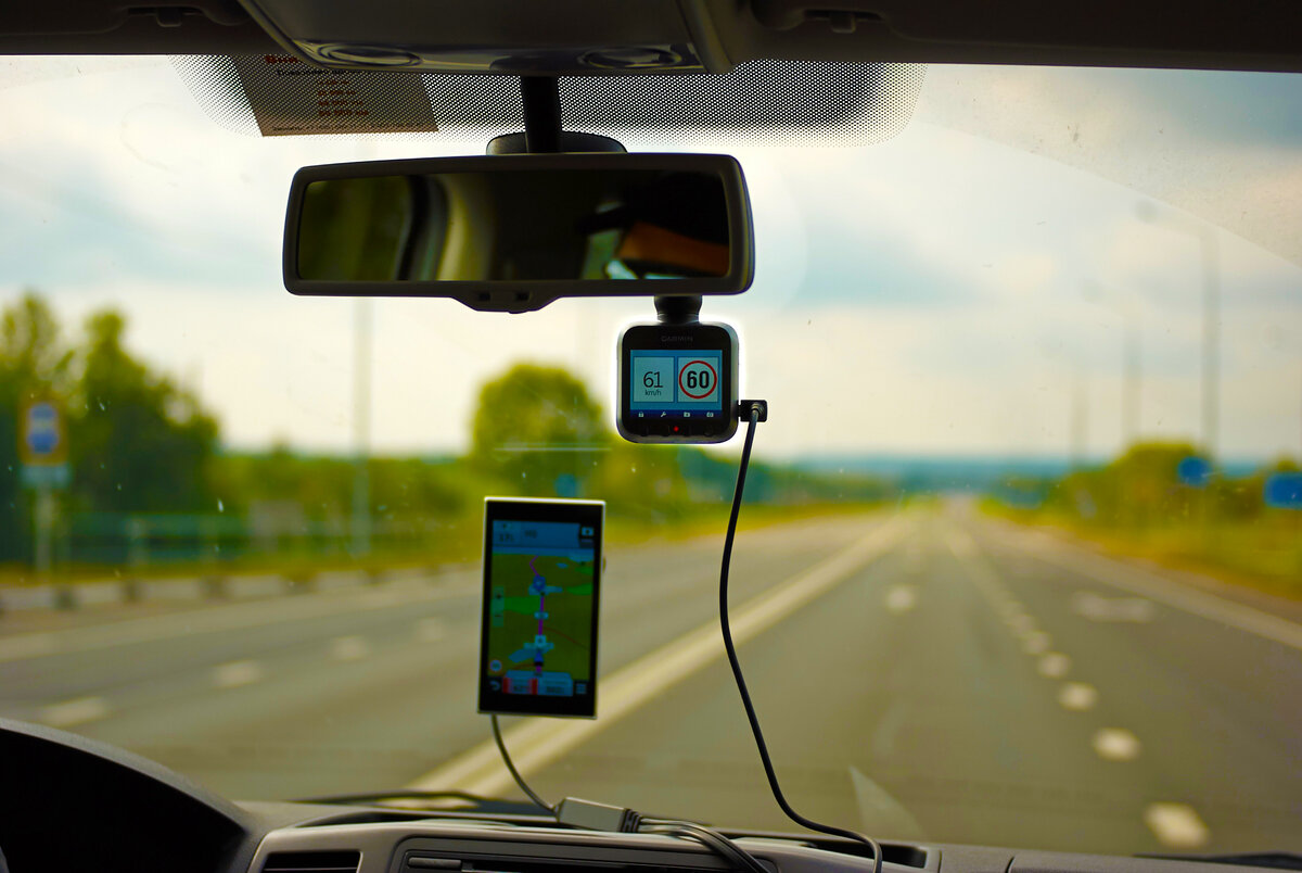 Источник: Яндекс картинки. Регистратор в салоне