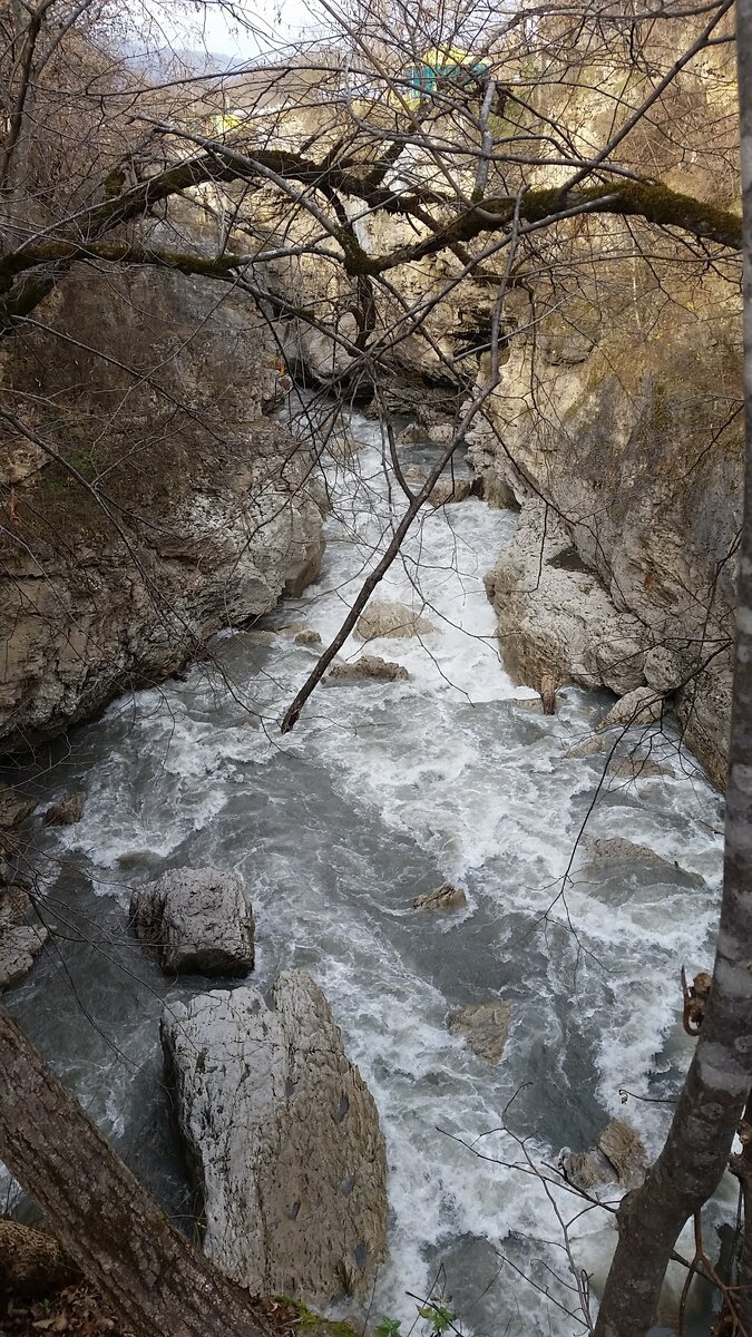  (44.287323, 40.174124)