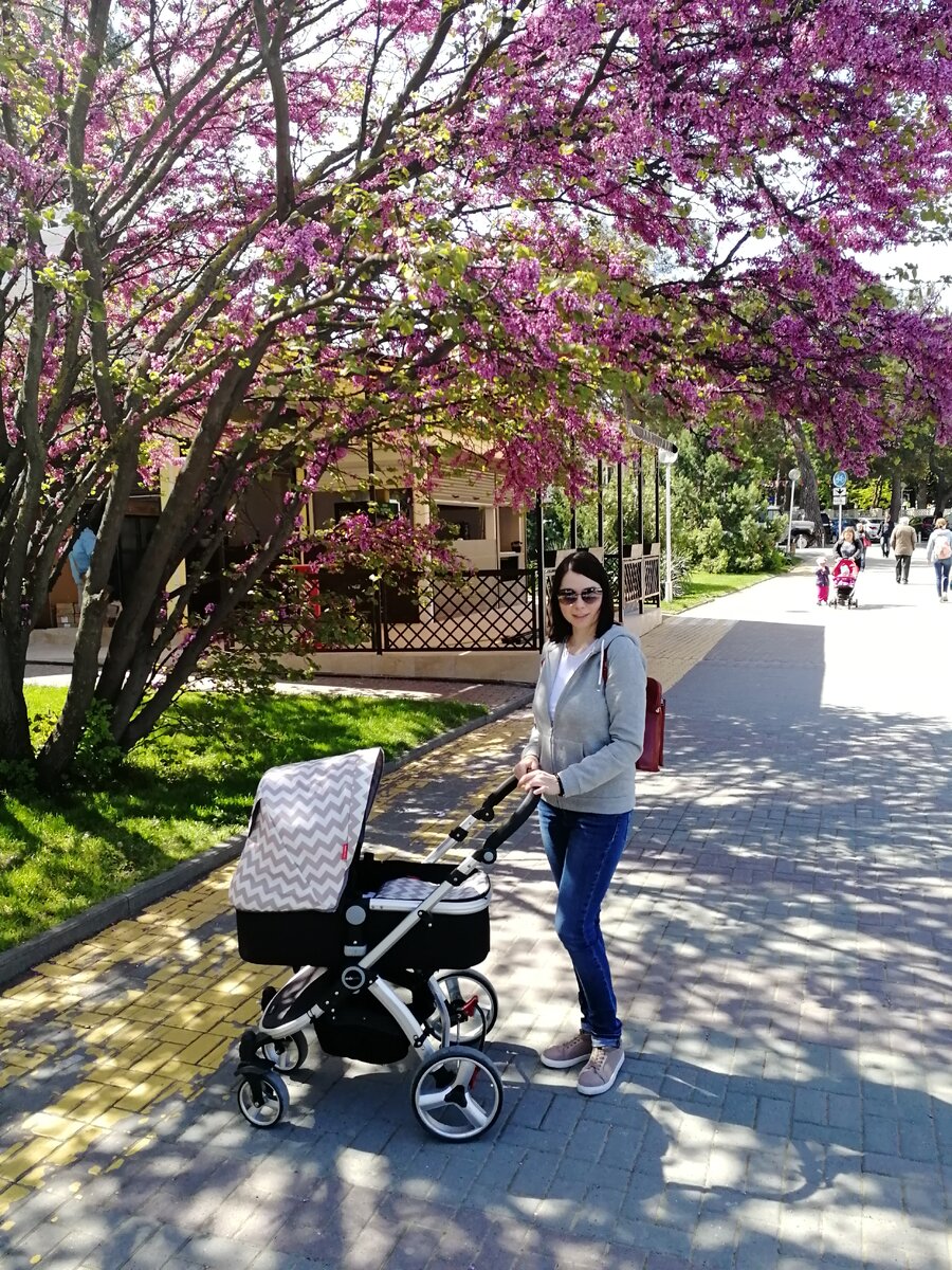 На набережной 