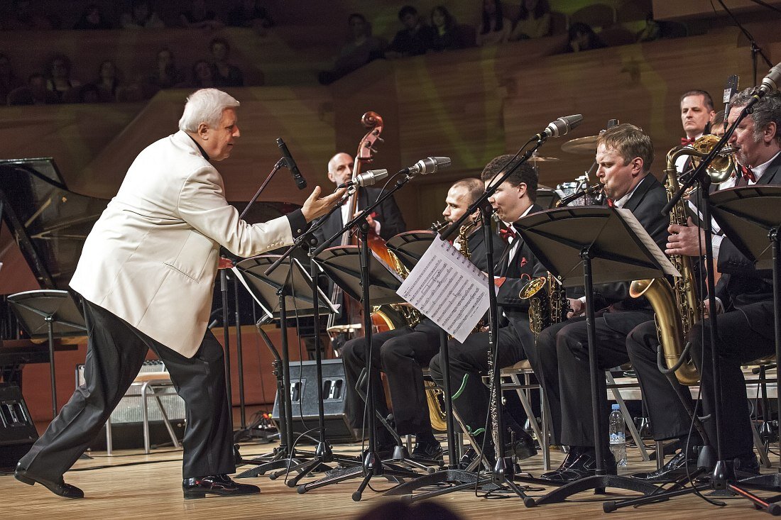 Оркестр им. Олега Лундстрема. Дом Музыки, 30 апреля 2014 (фото © Владимир Коробицын)