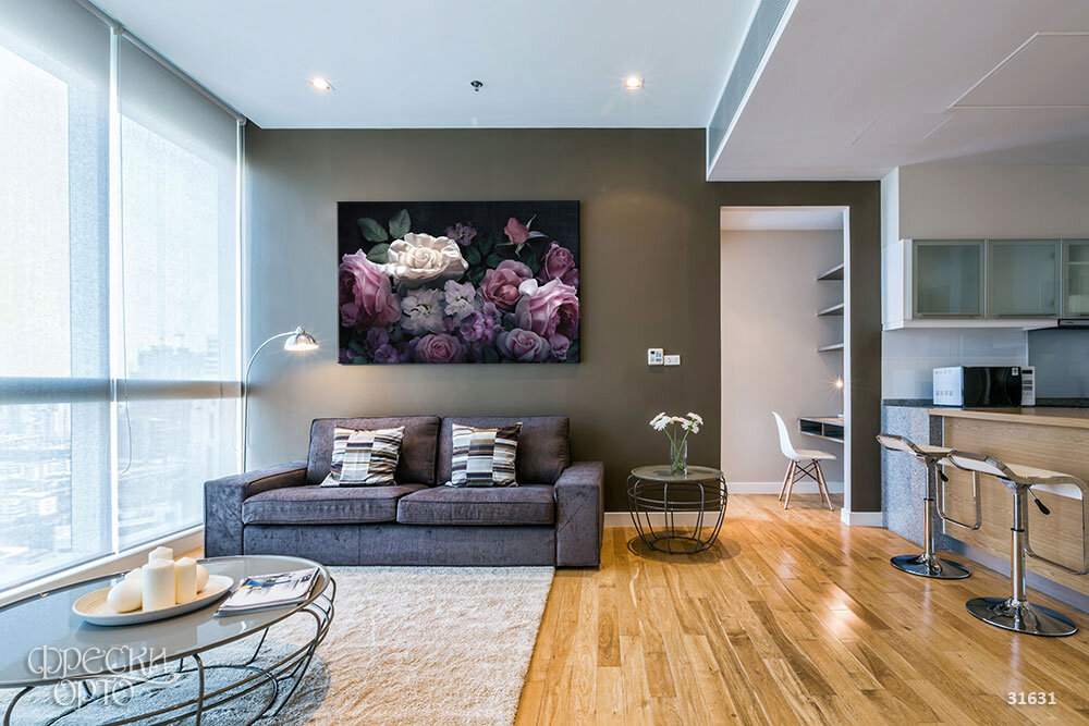 Панно на подрамнике в интерьере кухни-гостиной