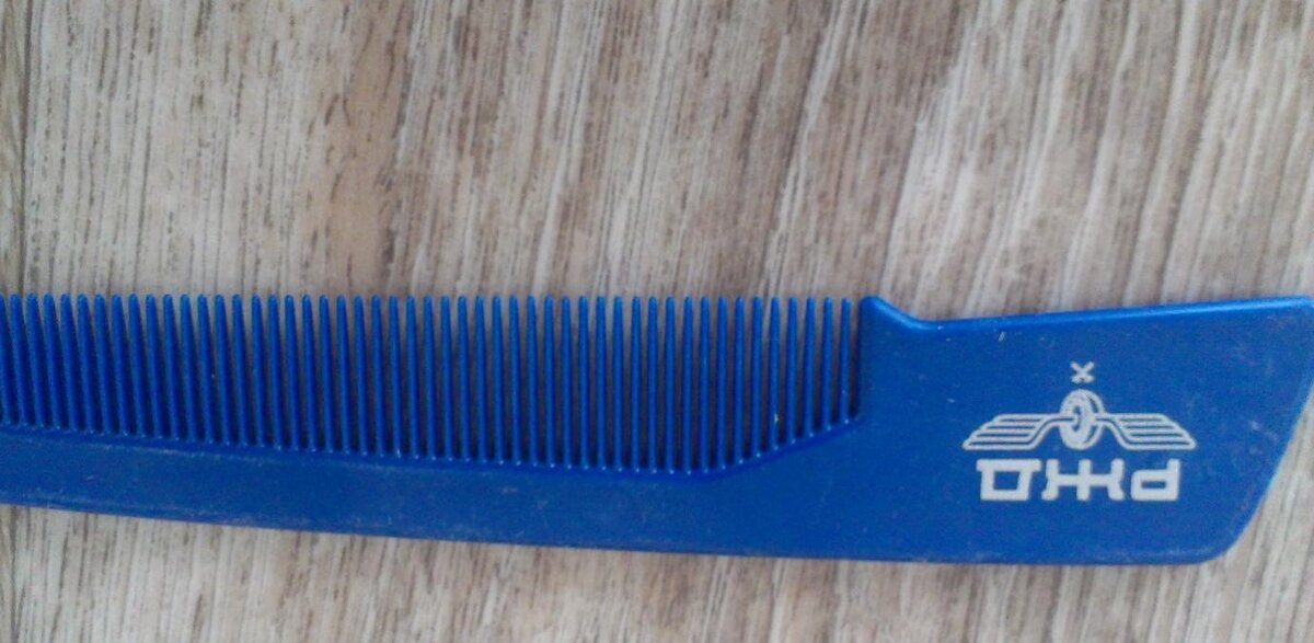 расческа с логотипом РЖД