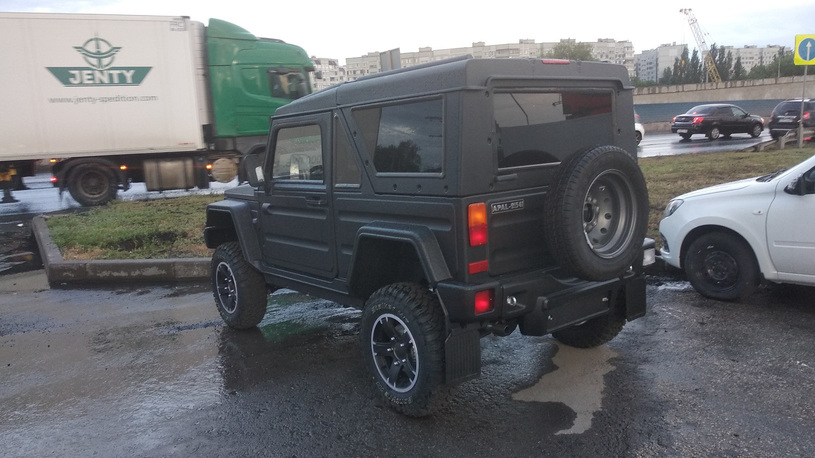 "Сталкер"  - внедорожник на базе "НИВЫ"