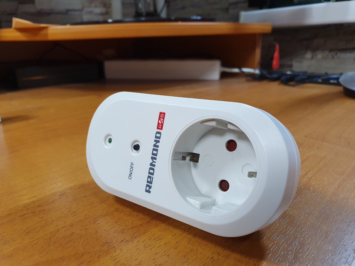 Розетка "Redmond"