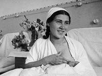 Летом этого года вице-премьер правительства РФ Т. Голикова, выступая на совещании в Петербурге, констатировала: «Мы катастрофически теряем население страны». Если бы президент Путин не обладал счастливым (счастливым для него, но отнюдь не для России) даром напрочь забывать то, что сам говорил ранее, он должен был бы признать, что его правление стало для страны катастрофой. Ведь, как сообщила gazeta.ru двумя годами ранее, на совещании по вопросам демографической политики президент заявил, что «демография является интегральным и во многом ключевым показателем состояния экономики и социальной сферы, а также чувствительным индикатором любых перемен в государстве и обществе».