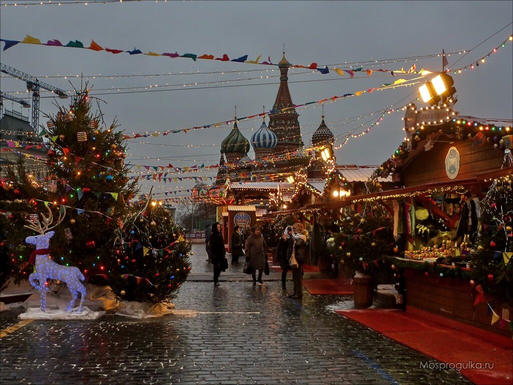 Ярмарка на Красной площади в Новый год 2018. Фото: mosprogulka.ru