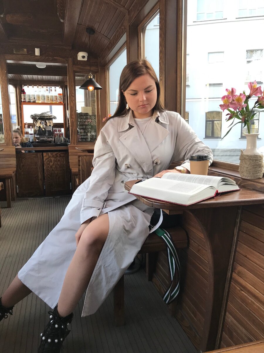 https://www.instagram.com/elinazakharenko/