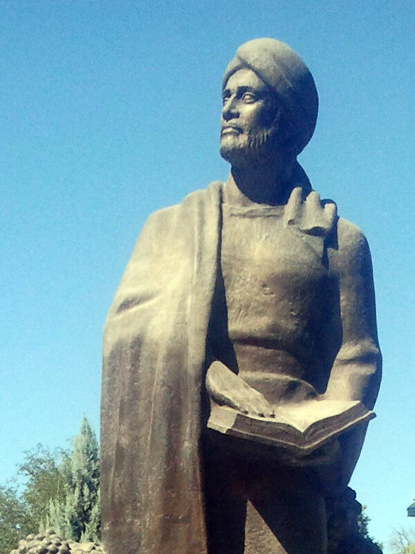 Омар Хайям - самый известный учёный и философ древности, которого весь мир знает и по сей день. Он прославился своими рубаи, им был создан самый точный в мире календарь, а его математическими открытиями ученые пользуются и сейчас. Омар ибн Ибрахим Нишапури, родился в 1048 году в Нишапуре, о чем говорит его последняя часть имени - Нишапури, так в древности было принято, чтобы люди понимали - откуда человек родом. Омар Хайям с детства проявлял интерес к разному рода наукам, к 8 годам он был сведущим в Мусульманских науках хафизом, Хафиз - знающий наизусть Коран. Семья Хайяма занималась палаточным ремеслом и достаток был всегда. 
Омар Хайям рано потерял отца и  мать во время эпидемии. с приходом Сельджуков земли стали присоединяться к их Империи. Вскоре Омар Хайям присягает на службу Султану Сельджуков - Малик-Шаху I. При дворе его любят и уважают, султан назначает Хайяма личным другом, награждает его своей медалью, даёт жильё. Все что можно только желать у него появляется. Однажды он встречает своего школьного друга, который является одним из командиров шахских войск. В детстве они были побратимы, вместе боролись уже тогда против власти. Но сейчас Омар Хайям на почетной должности при дворе и до его изгнания ещё долго. Он помогает шаху, предвидя по звёздам удачные походы, предостерегает от поражений. При дворе он набирает большое количество учеников, которые будут с ним до конца его жизни. Во времена правления Малик- Шаха он изобрёл самый точный календарь того времени, как и было принято назвали его в честь правителя. При Хайяме начинают строить самую большую звездную башню, которую Шах, изгнав Хайяма обещает достроить, но умирает, после его смерти в 1090 годах в Империи наступает смута. Возникают вопросы престолонаследия. В 1091 году совершается восстания фидаинов. Про башню вскоре все забыли.
 Омар Хайям в итоге в старости был объявлен Кяфиром(неверным араб.); мунафиком (араб.лицемером) и вольнодумцем, судили его по всей строгости шариатского суда  (Исламского), этот суд являлся главным судом страны, так как все опиралось на Священный Коран, его даже заставили совершить паломничество в Мекку - священный город для мусульман.
Очень много споров возникают вокруг его писательской деятельности, а именно Рубаи. Конечно, он был вольнодумцем и революционером и поэтому критиковал власть. Это отрицать мы не в праве. Но что касательно "вина"? Правда ли что он много пил? Во-первых - Омар Хайям был мусульманином, а священное писание не разрешает пить и принимать прочие одурманивающие средства, во-вторых - будь он пьяницей, он не смог бы прославить мир своими открытиями в таких великих сферах науки как: математика, астрономия и философия. Во многих философских высказываниях, рубаи, газелях и даже ответвлении Ислама - Суфизме есть упоминание о вине. Вино не используется как напиток в поэзии, вино- символ божественной мудрости. А Омар Хайям отнюдь если даже пил, то не был пьяницей. Умирает великий учёный в 1131 году от старости.