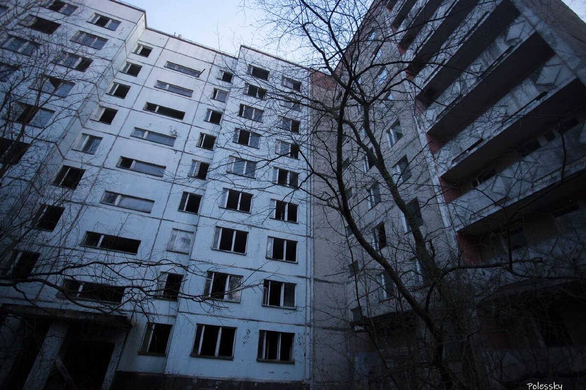 Мы ходим по безлюдным улицам Припяти, города-призрака.Свежие зимние фото 2020 года