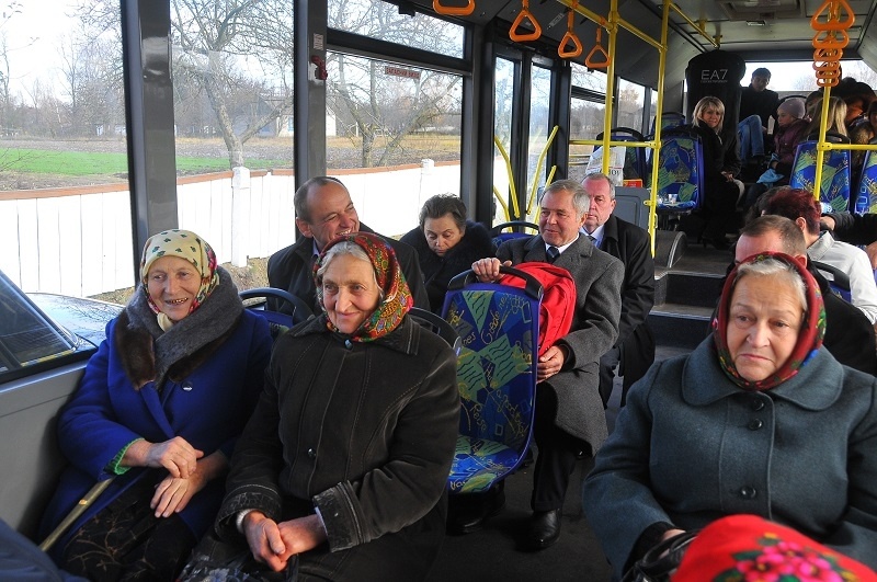 На лицо ужасные - добрые внутри - и это выражение не о внешнем виде. Скорее, эмоционально-напряженные лица никак не описать по - другому... 