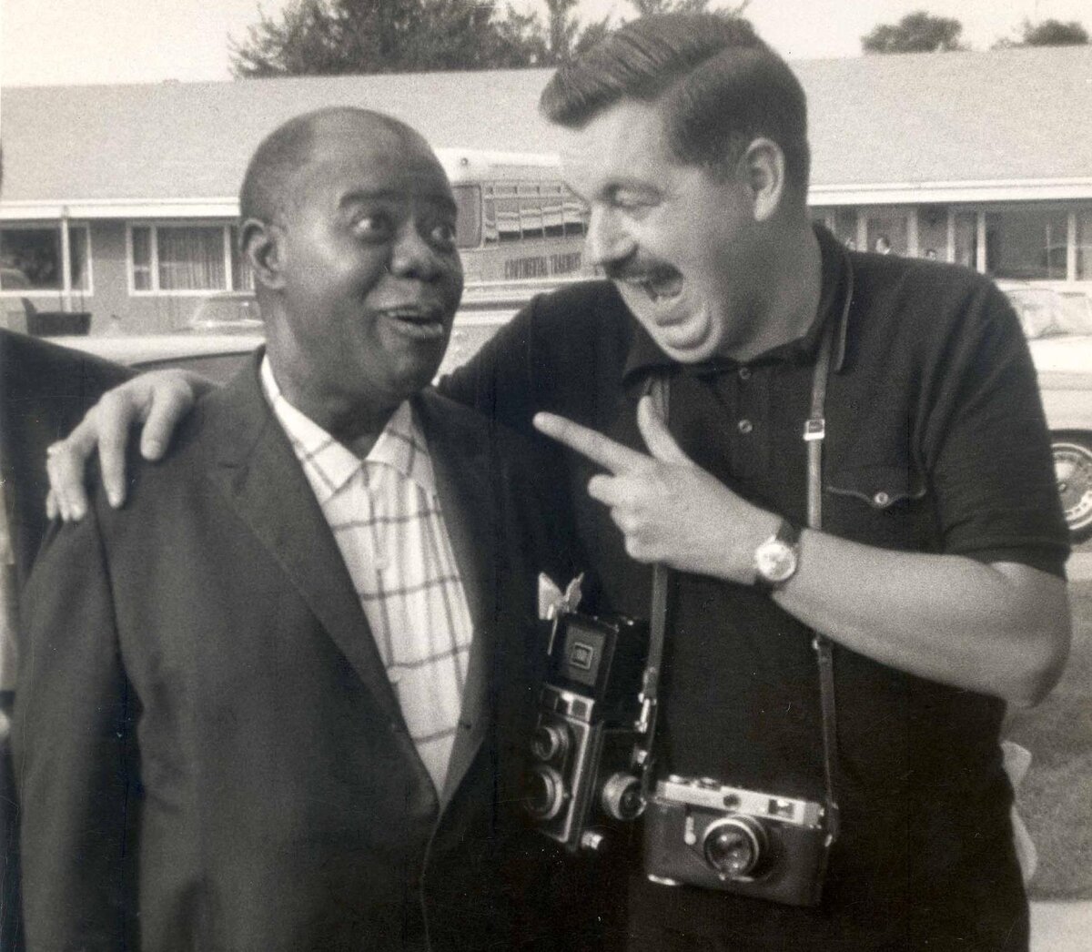 Джек Бредли с Луи Армстронгом. Фото: Louis Armstrong House Museum.