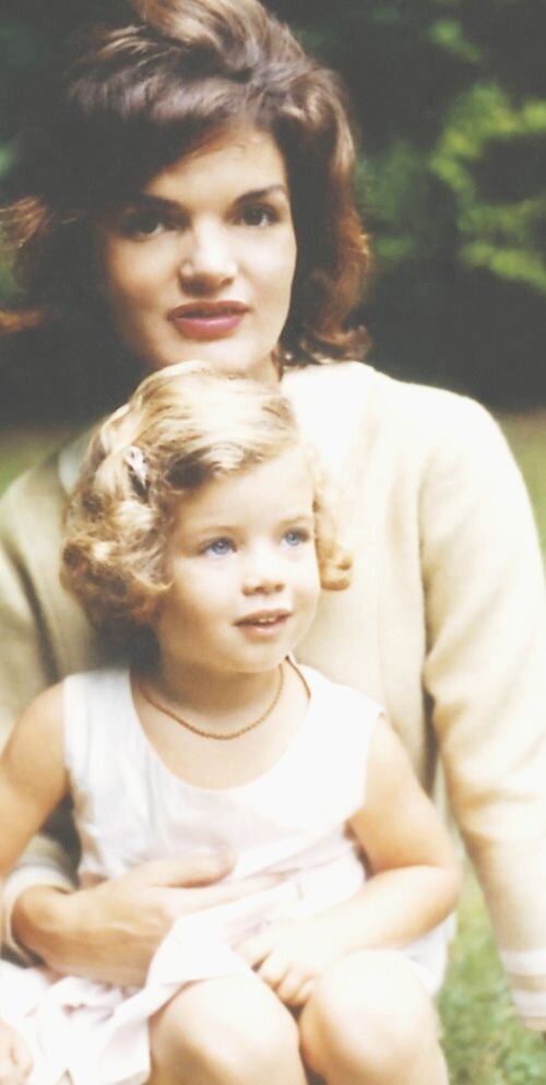 С матерью Жаклин