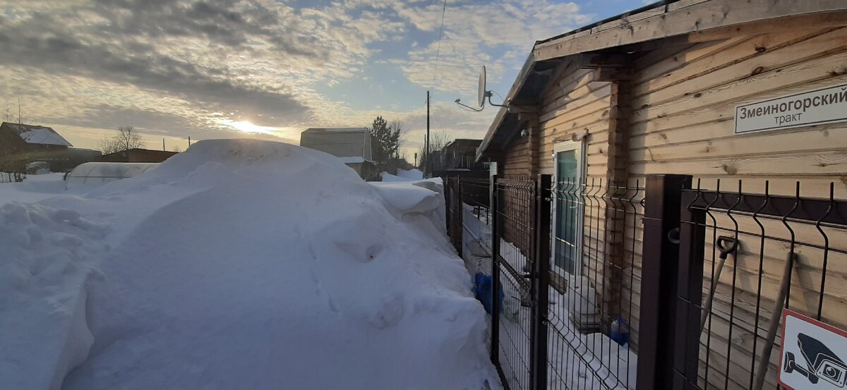 Вот так выглядит сейчас улица, по которой будет проложена водопроводная труба.