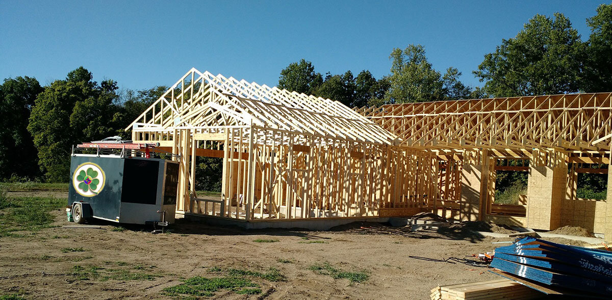 Дома из спичек,со стоимостью каменных.