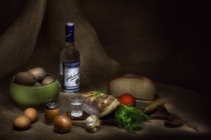 Натюрморт с водкой. 