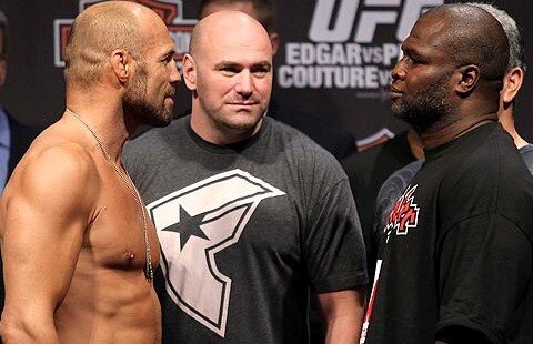 Рэнди Кутюр и Джеймс Тони на взвешивании перед боем