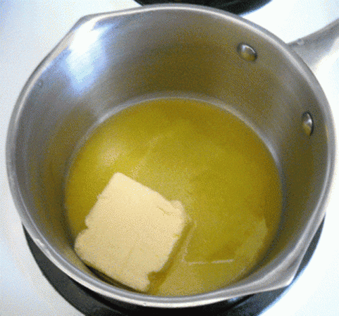 Масло растапливаем 