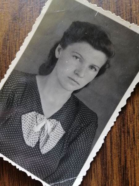  Бабушка в молодости 