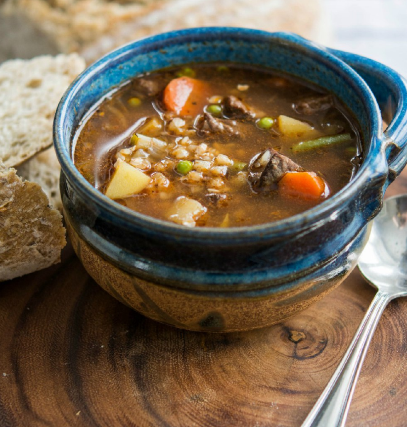 гречневый суп рецепт с говядиной. суп с гречневой крупой. гречневый суп рецепт с говядиной. суп с гречкой и картошкой. гречневый суп пюре.