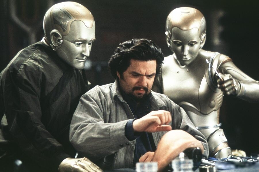 «Двухсотлетний человек» (англ. Bicentennial Man) —Является экранизацией фантастического романа Айзека Азимова и Роберта Силверберга «Позитронный человек» (англ. The Positronic Man), базирующегося на оригинальной короткой повести Азимова «Двухсотлетний человек». 