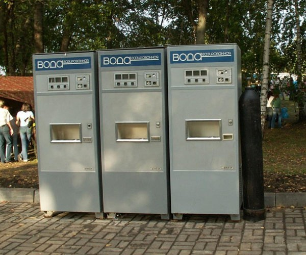 8 мест, где можно выпить советской газировки с сиропом из советского автомата