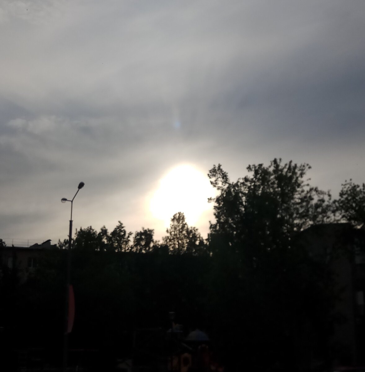 Закат в городе. Фото автора